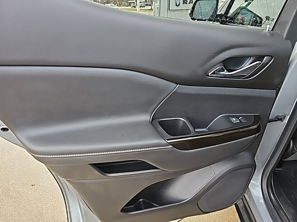 Used 2023 GMC Acadia AT4 w/ Technology Package image 23