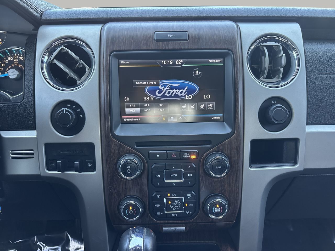 Used 2014 Ford F150 Lariat w/ Equipment Group 502A Luxury image 22