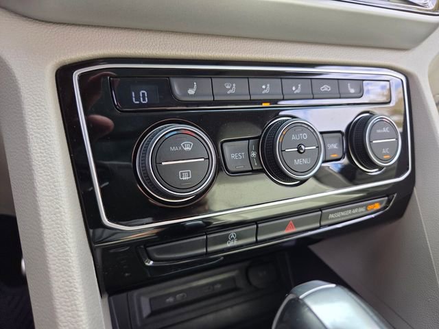 Used 2021 Volkswagen Atlas SEL R-Line image 31