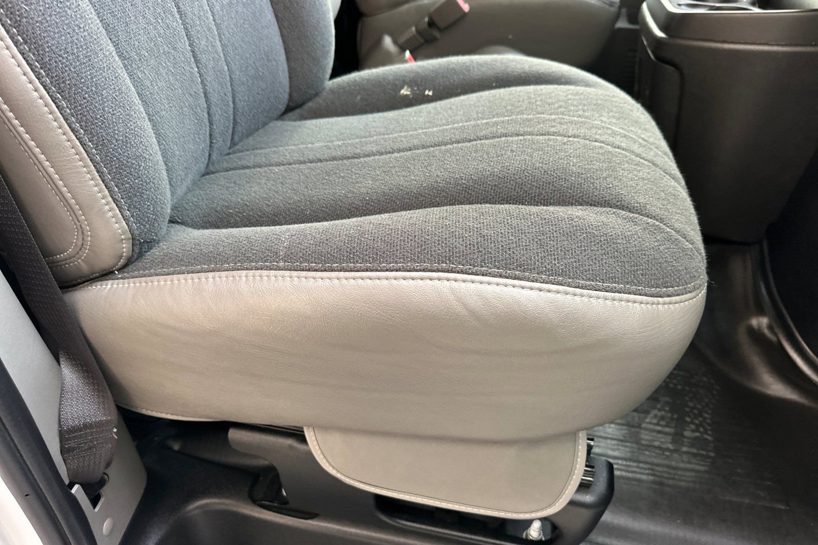 Certified 2024 GMC Savana 2500 w/ Driver Convenience Package image 19