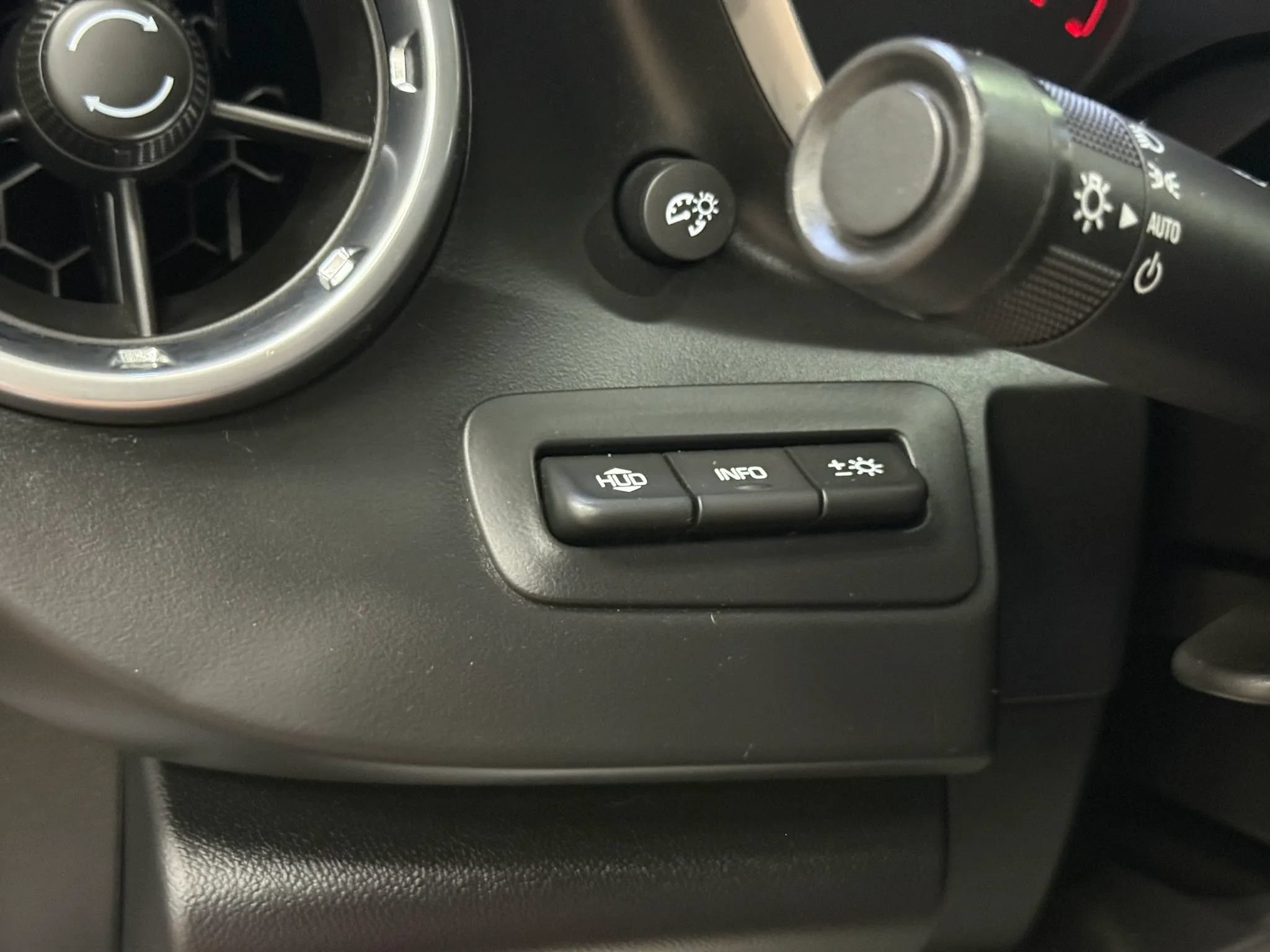 Used 2016 Chevrolet Camaro SS RWD image 21