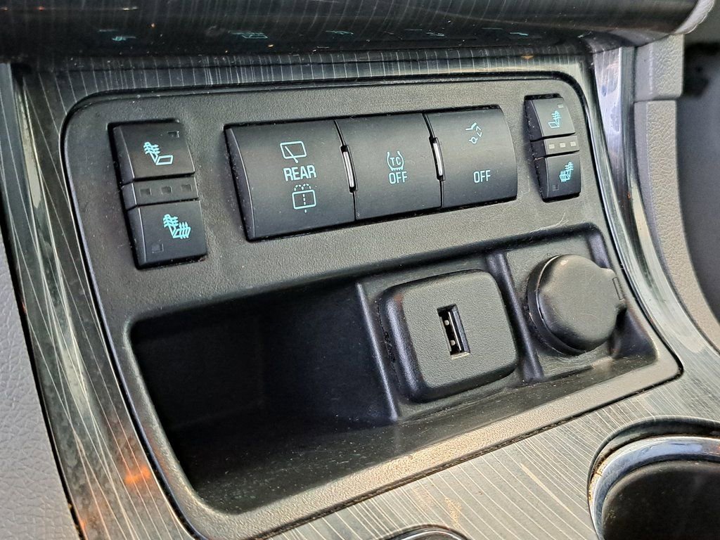 Used 2016 Chevrolet Traverse LT image 17