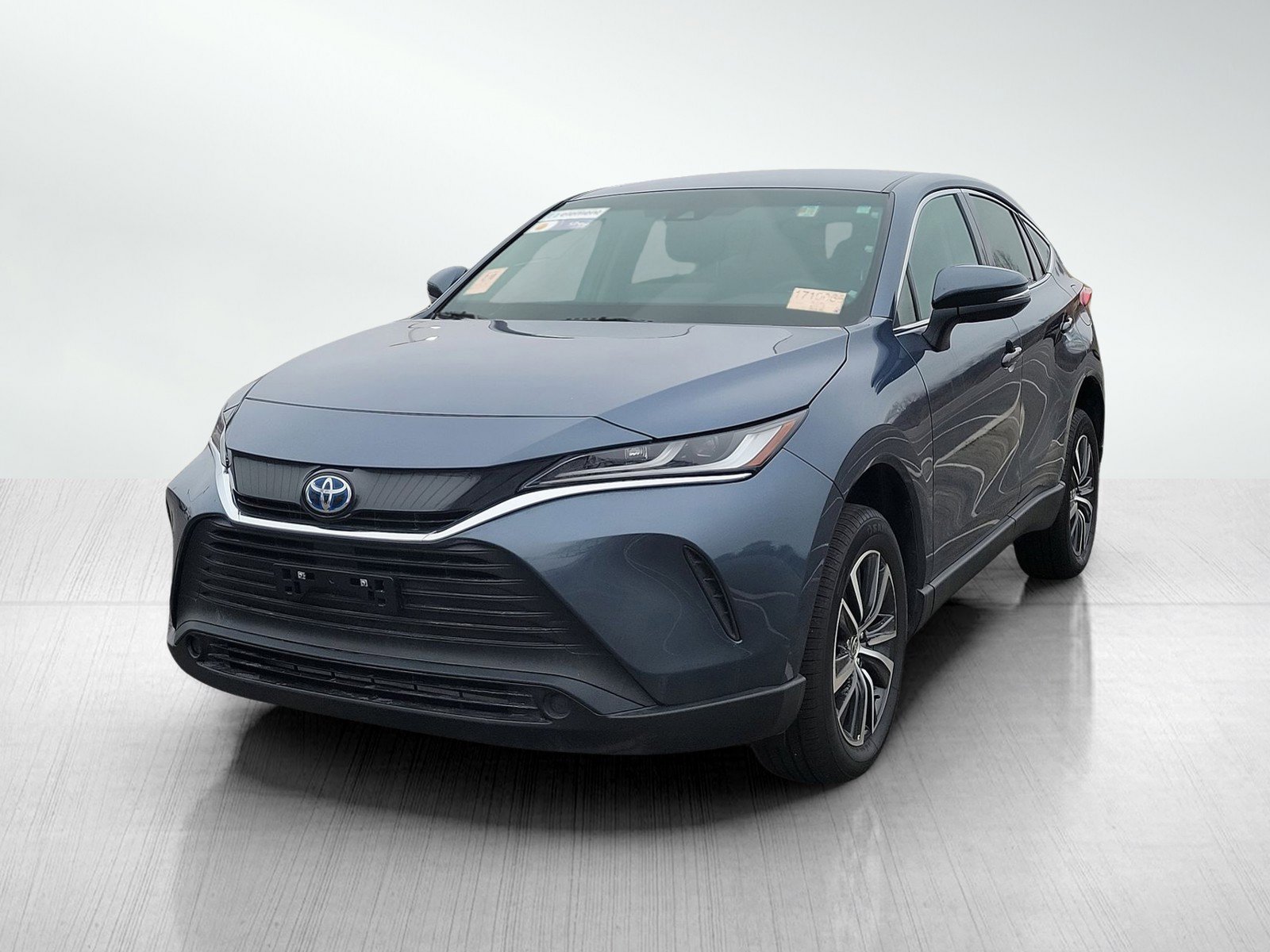 Used 2024 Toyota Venza LE AWD/4WD image 2