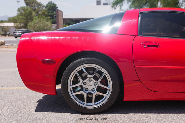 Used 1999 Chevrolet Corvette Coupe w/ Memory Pkg RWD image 10