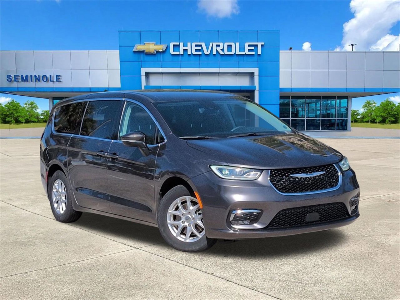 Used 2023 Chrysler Pacifica Touring-L