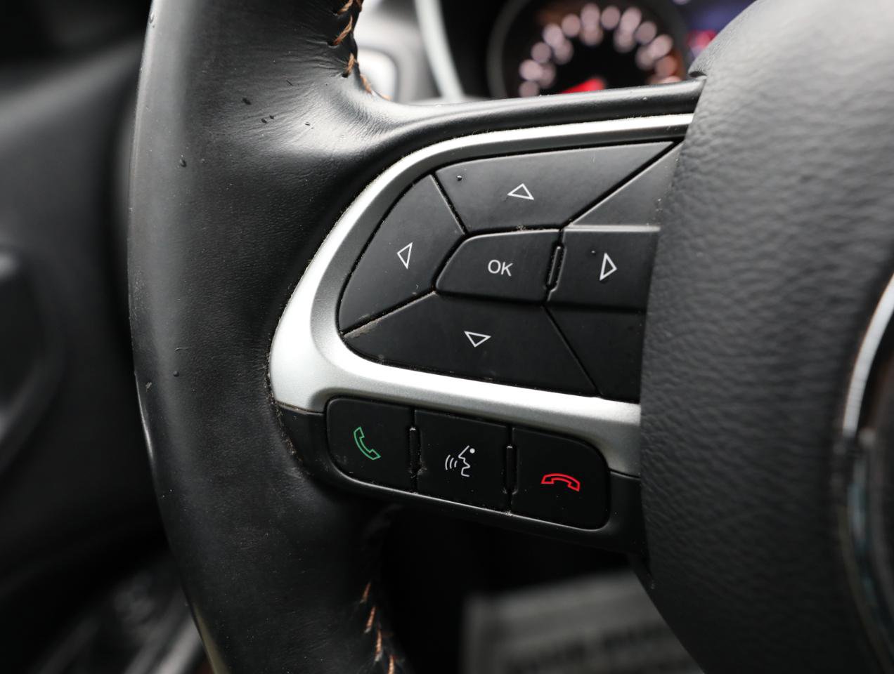 Used 2018 Jeep Compass Limited w/ Navigation Group image 26