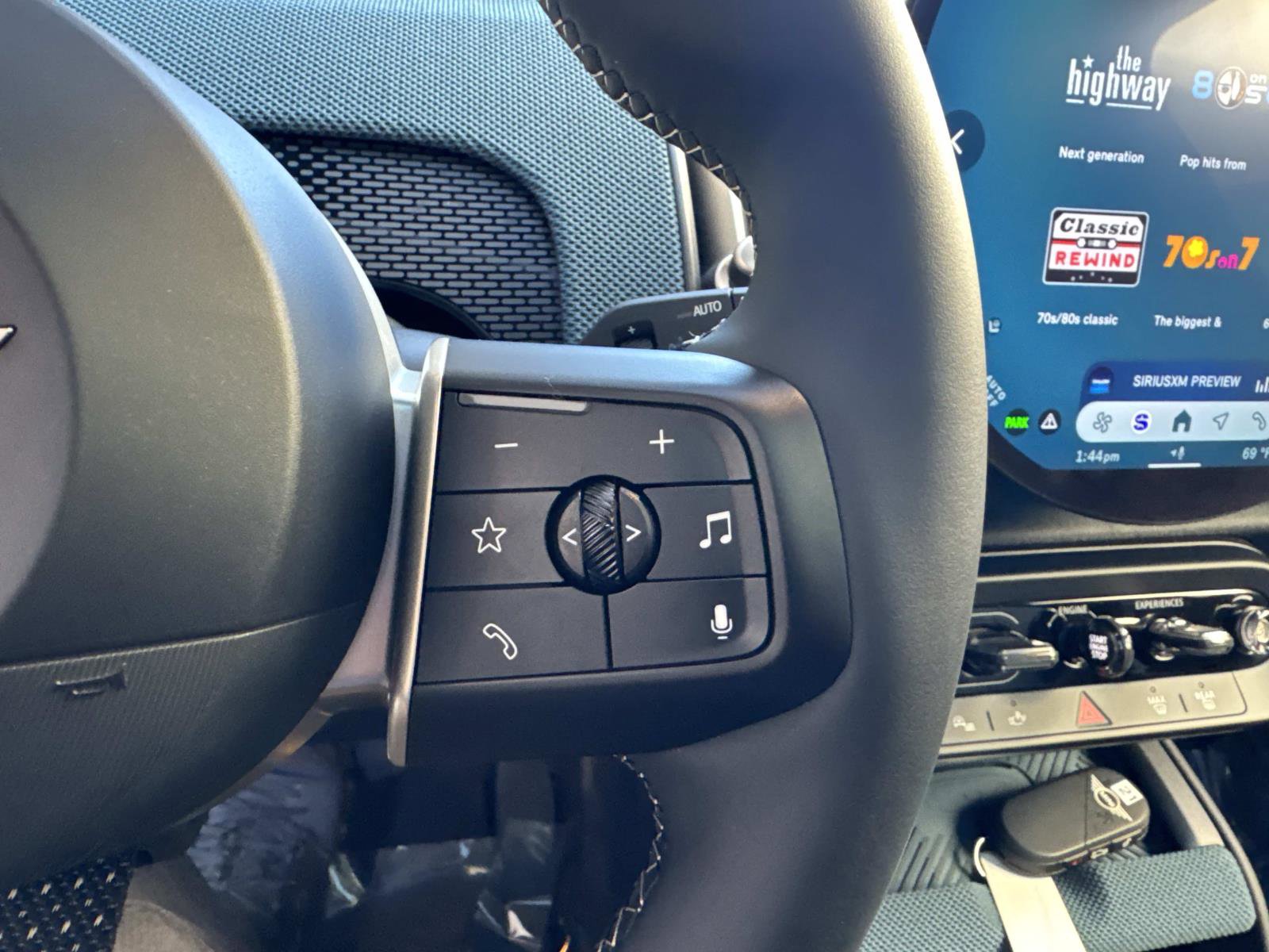 Used 2025 MINI Cooper Countryman S w/ Comfort Package Max image 17