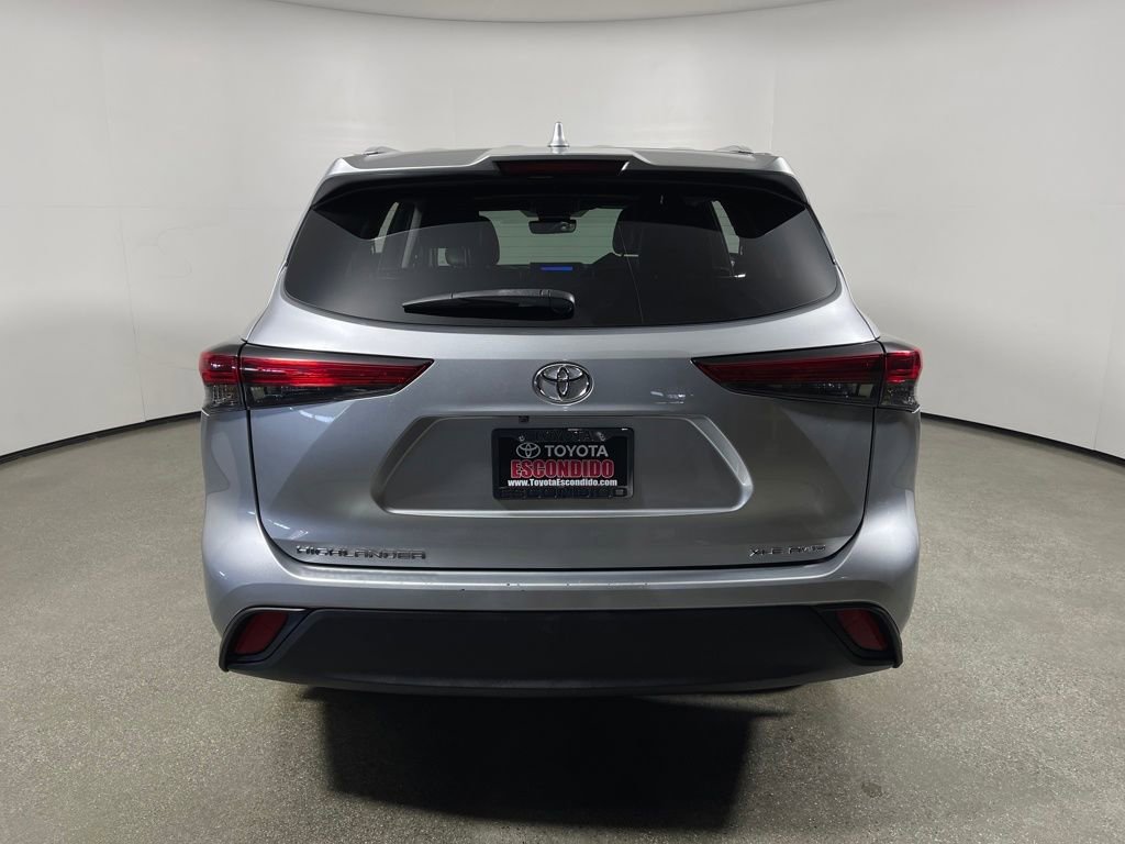 Used 2023 Toyota Highlander XLE image 4