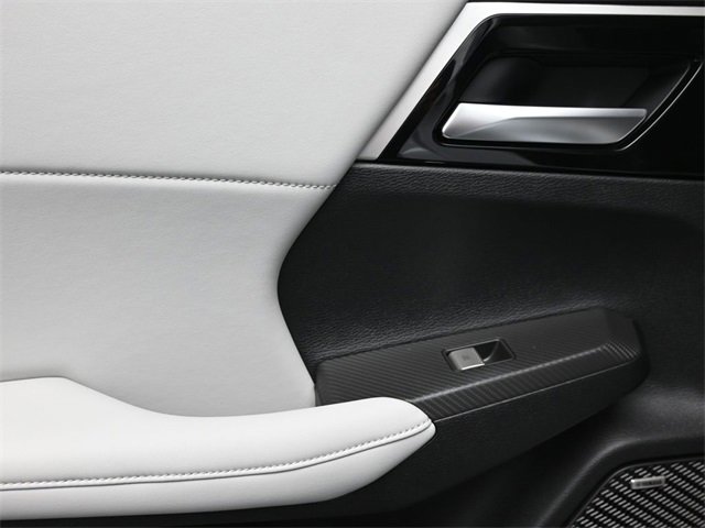 New 2025 Mitsubishi Outlander SE image 11