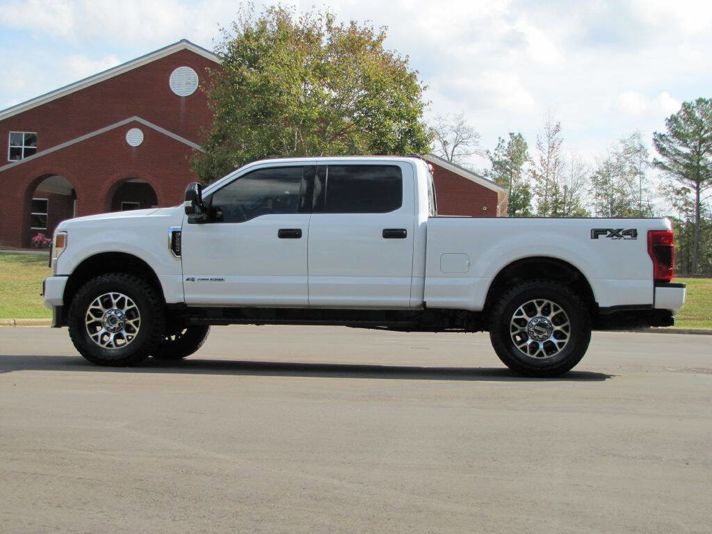 Used 2022 Ford F250 XLT w/ Black Appearance Package image 5