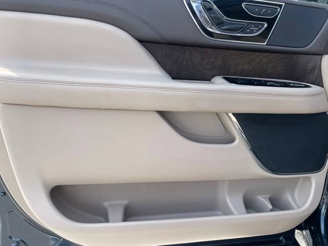 Used 2024 Lincoln Navigator L Reserve AWD/4WD image 12