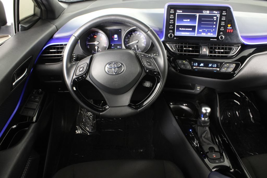 Used 2020 Toyota C-HR XLE FWD image 6