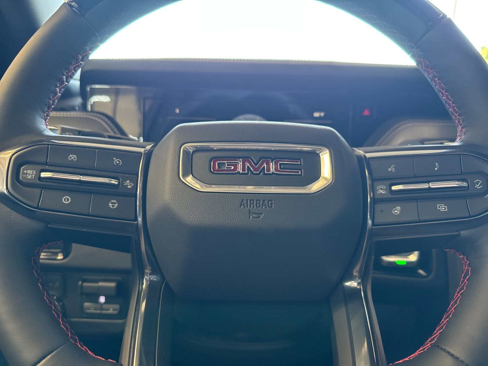 New 2026 GMC Yukon AT4 Ultimate AWD/4WD image 28