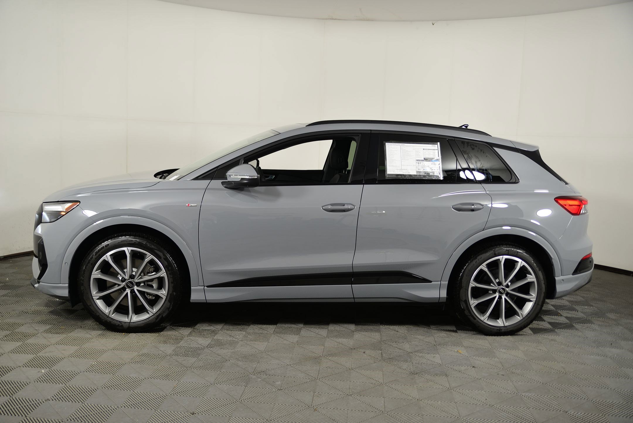 New 2026 Audi Q4 e-tron Premium Plus image 2