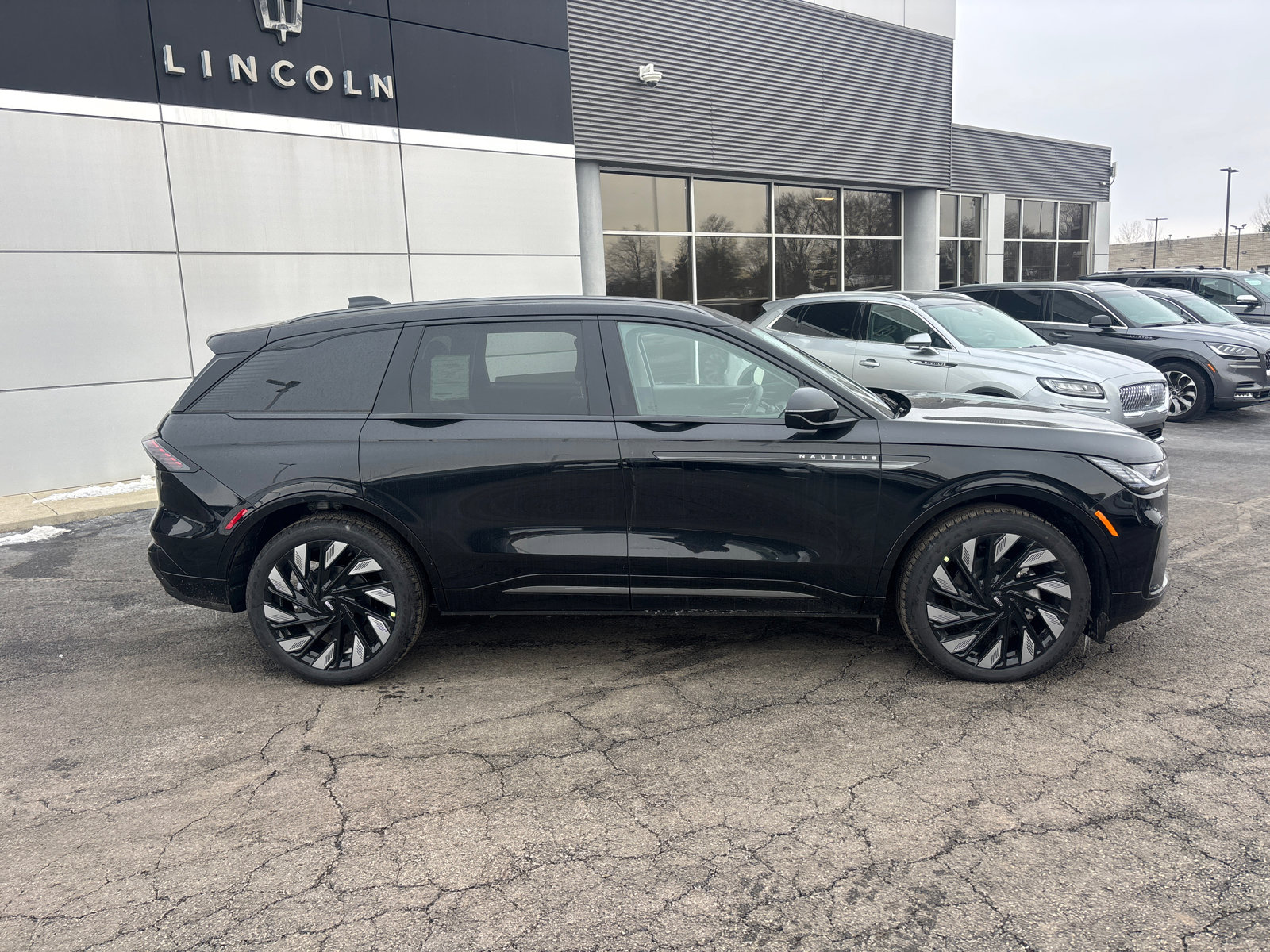 New 2026 Lincoln Nautilus Reserve w/ Jet Appearance Package AWD/4WD image 8