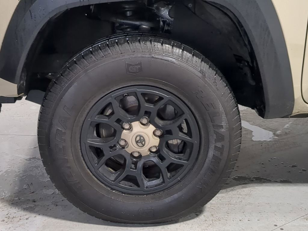 Used 2019 Toyota Tacoma SR5 image 25