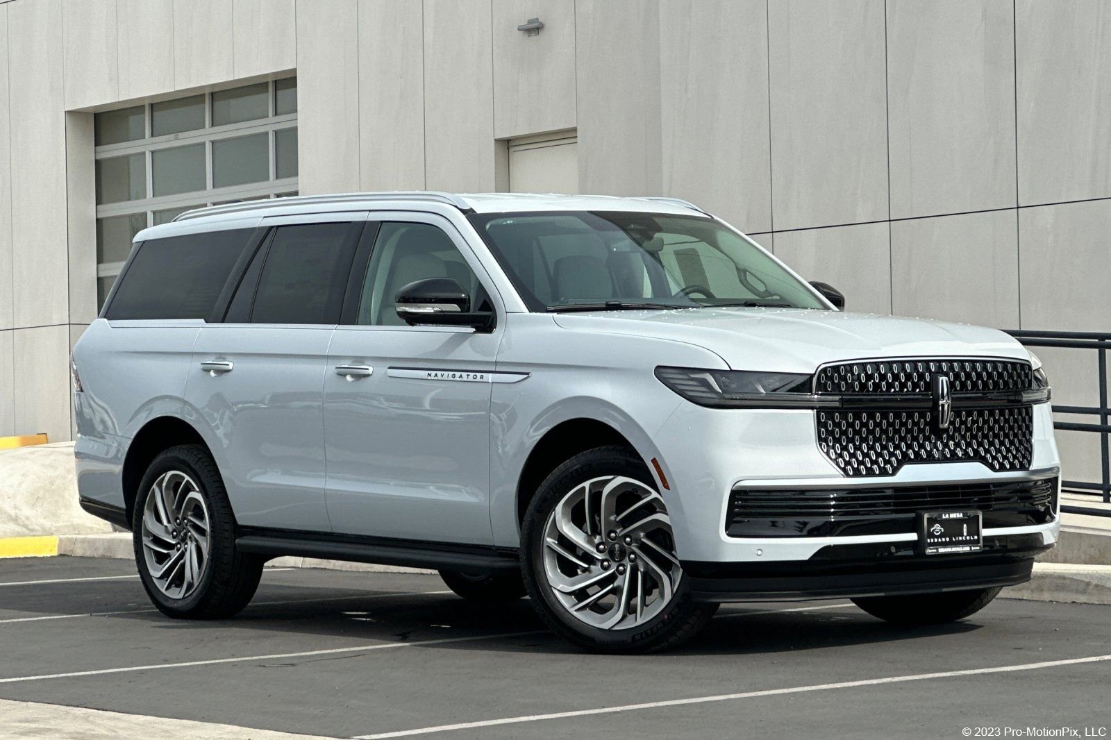 New 2026 Lincoln Navigator Premiere image 1