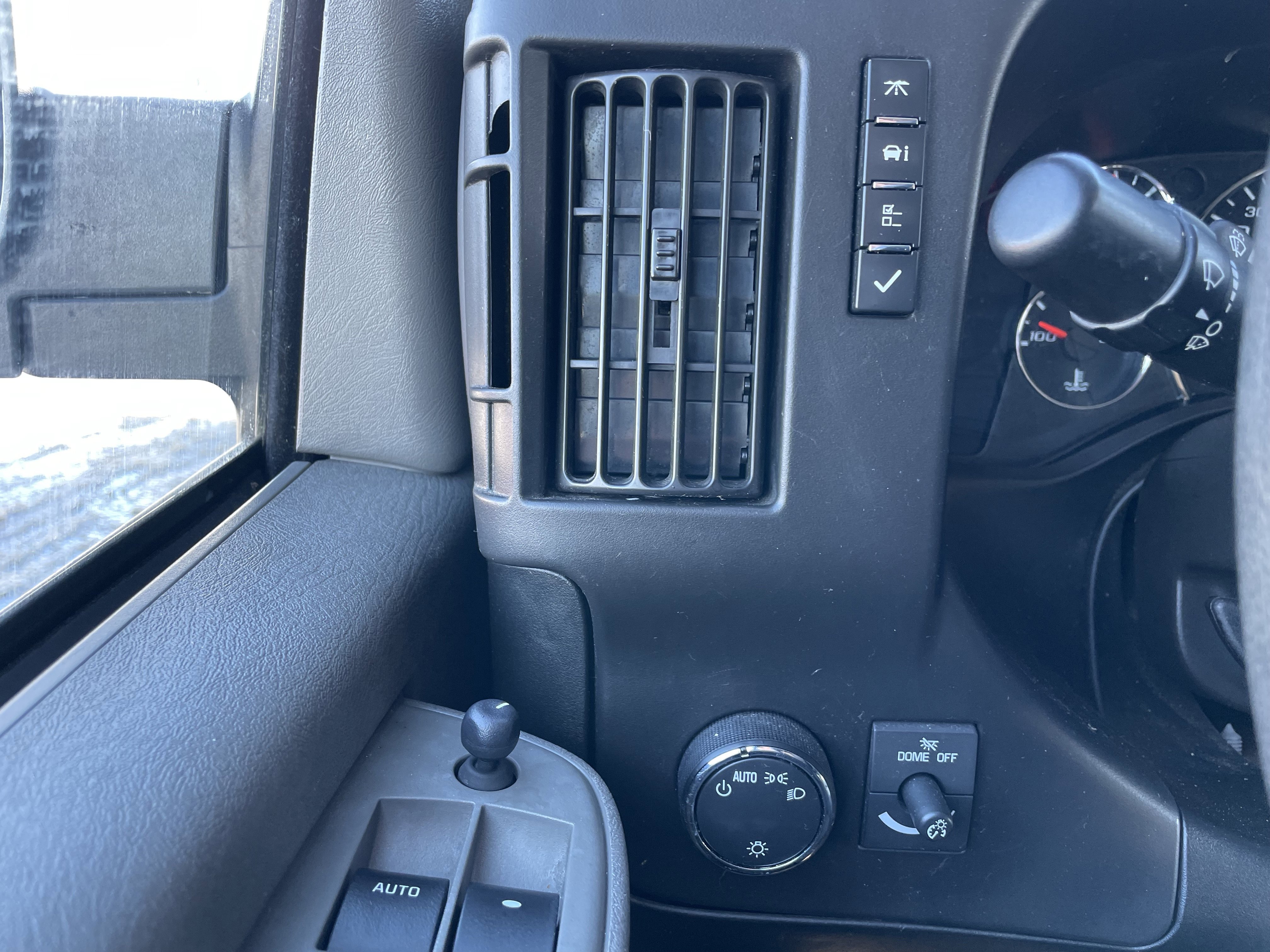 Used 2018 Chevrolet Express 2500 LT w/ LT Preferred Equipment Group image 19