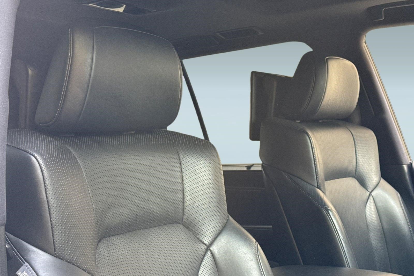 Used 2020 Lexus LX 570 4WD w/ Sport Package image 28