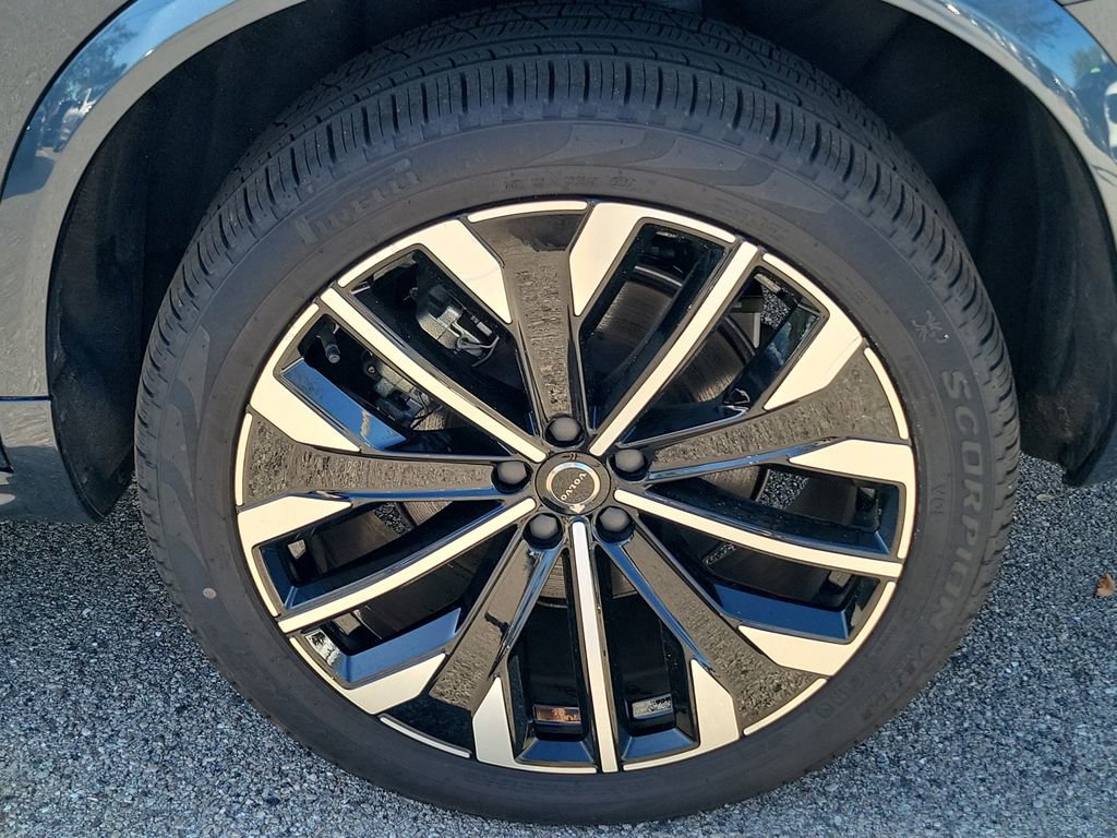 Certified 2025 Volvo XC90 B5 Plus image 12