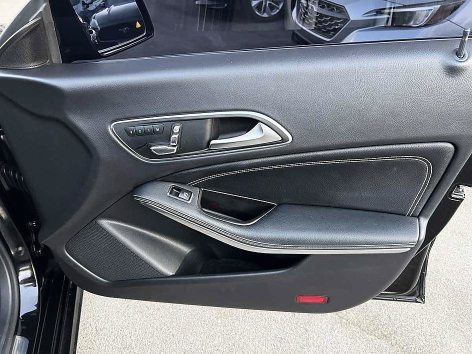 Used 2018 Mercedes-Benz CLA 250 image 24