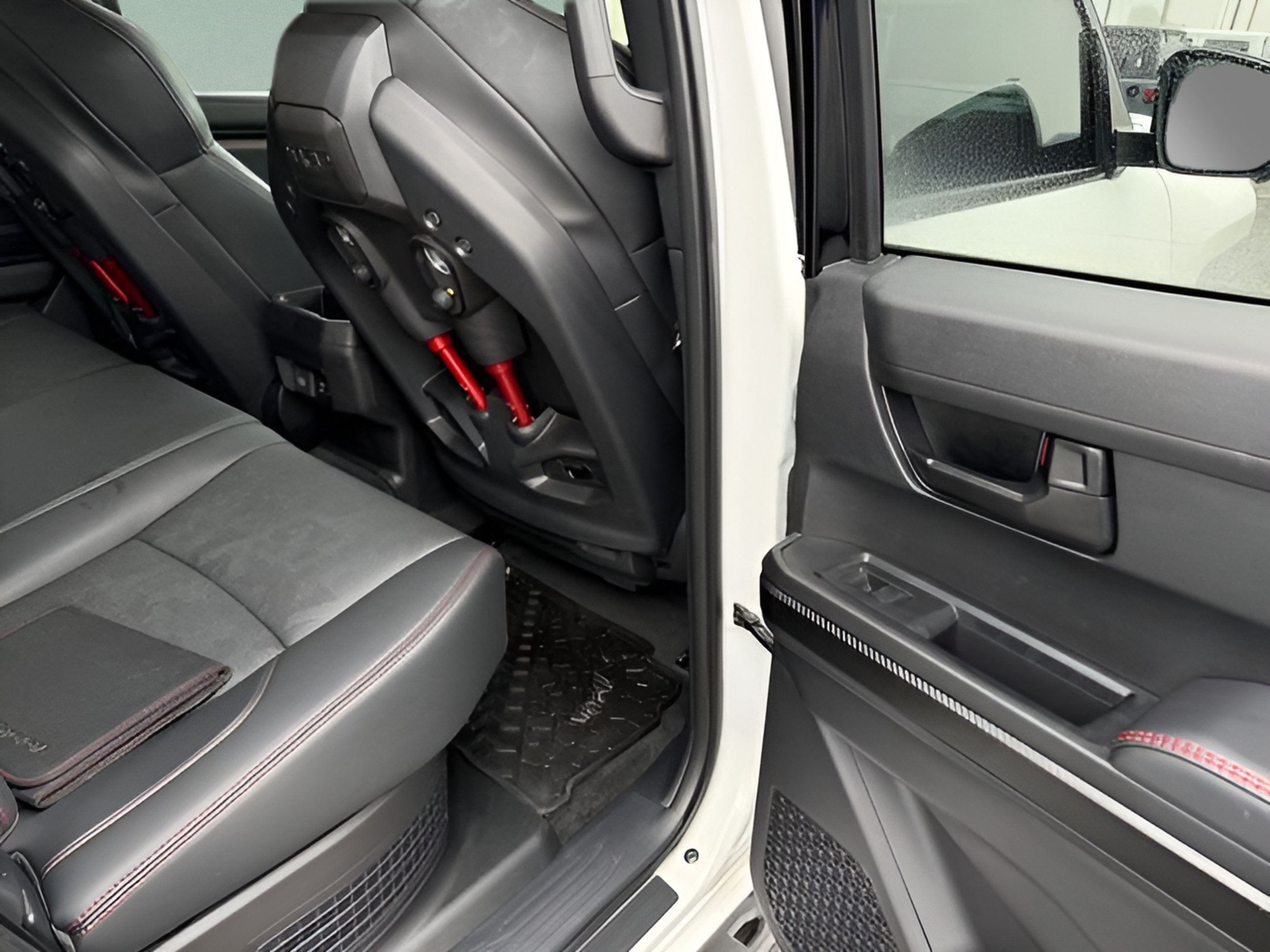 Used 2025 Toyota Tacoma TRD Pro AWD/4WD image 11