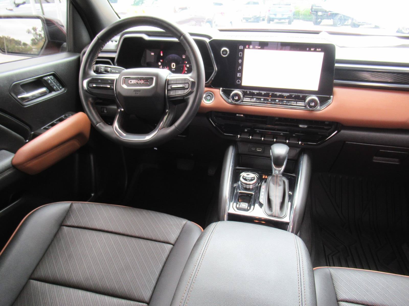 Used 2023 GMC Canyon AT4 w/ AT4 Premium Package AWD/4WD image 14