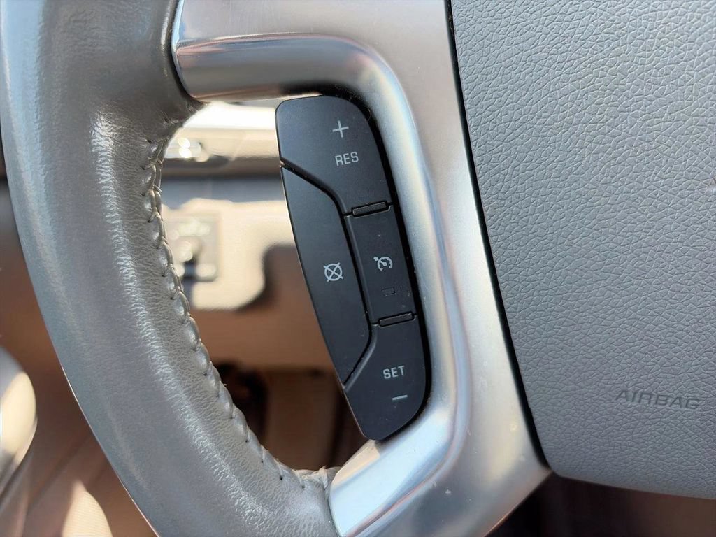 Used 2016 Chevrolet Traverse LT w/ Style and Technology Package AWD/4WD image 23