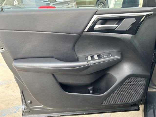 Used 2024 Mitsubishi Outlander SE image 22