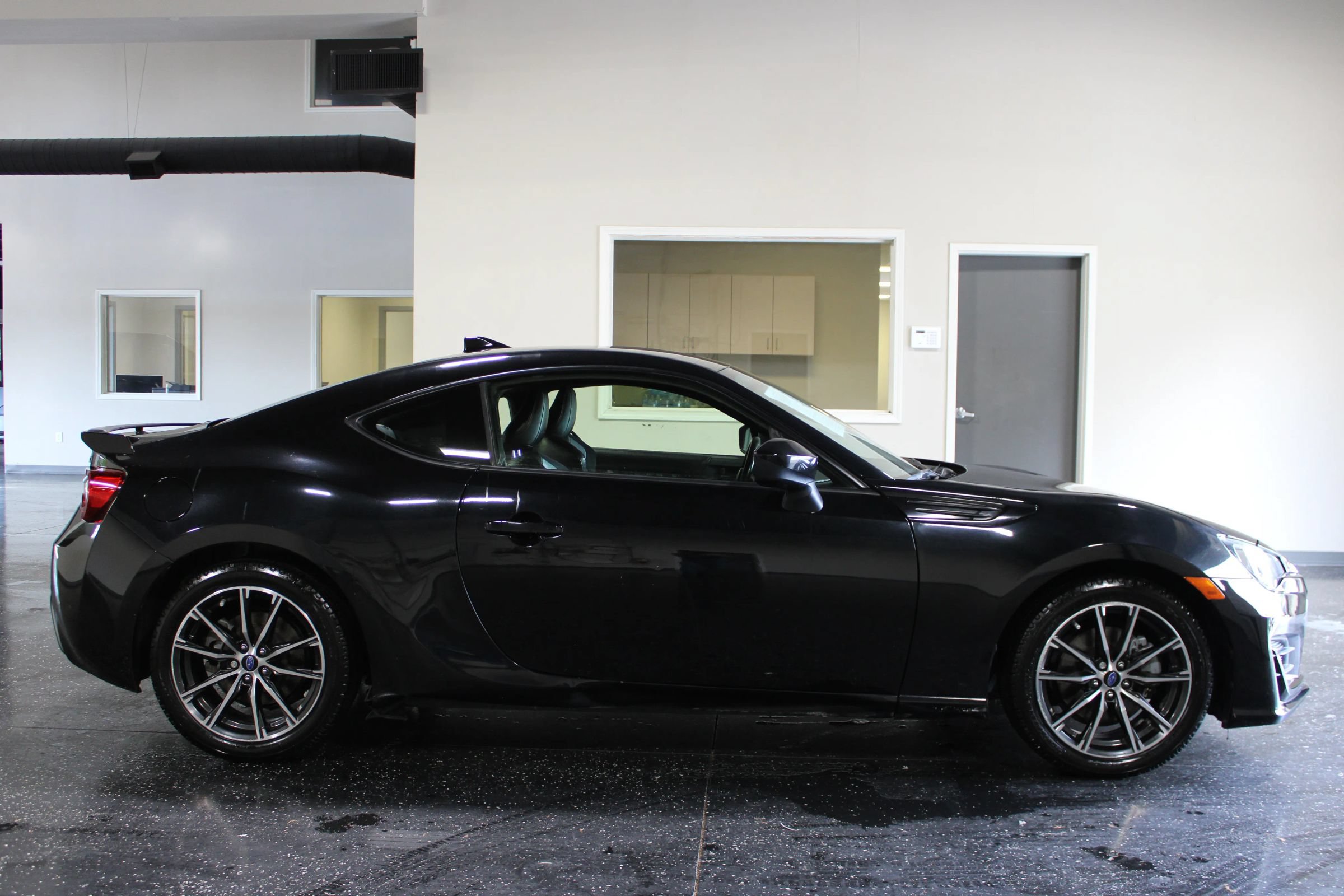 Used 2018 Subaru BRZ Limited RWD image 2