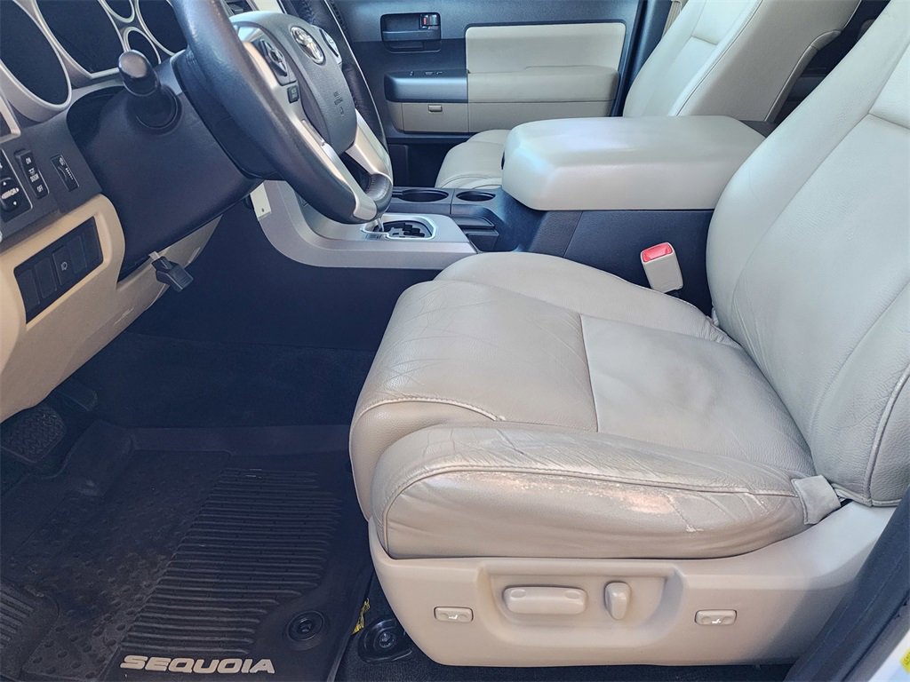 Used 2016 Toyota Sequoia SR5 image 24