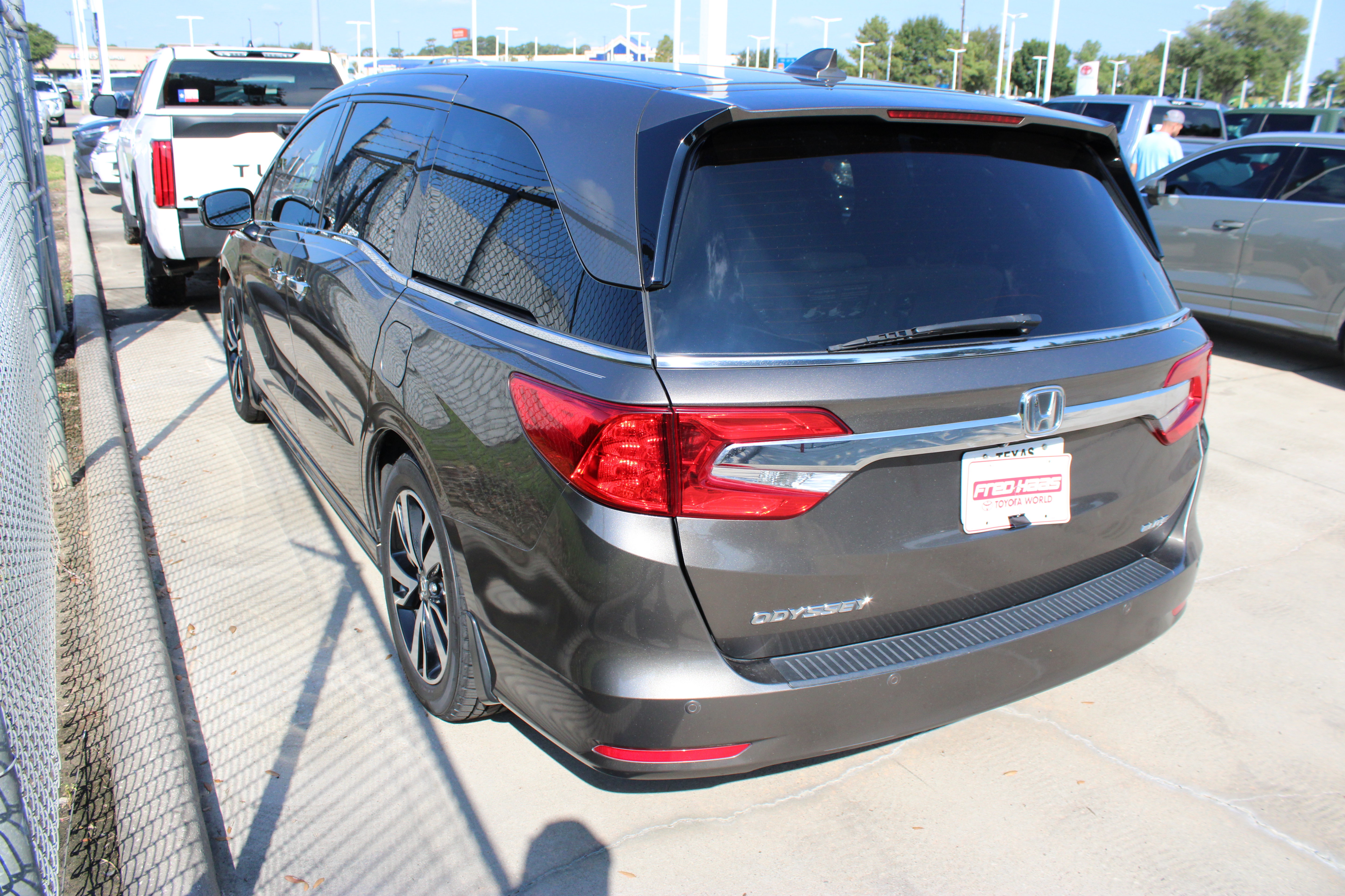 Used 2018 Honda Odyssey Elite image 5