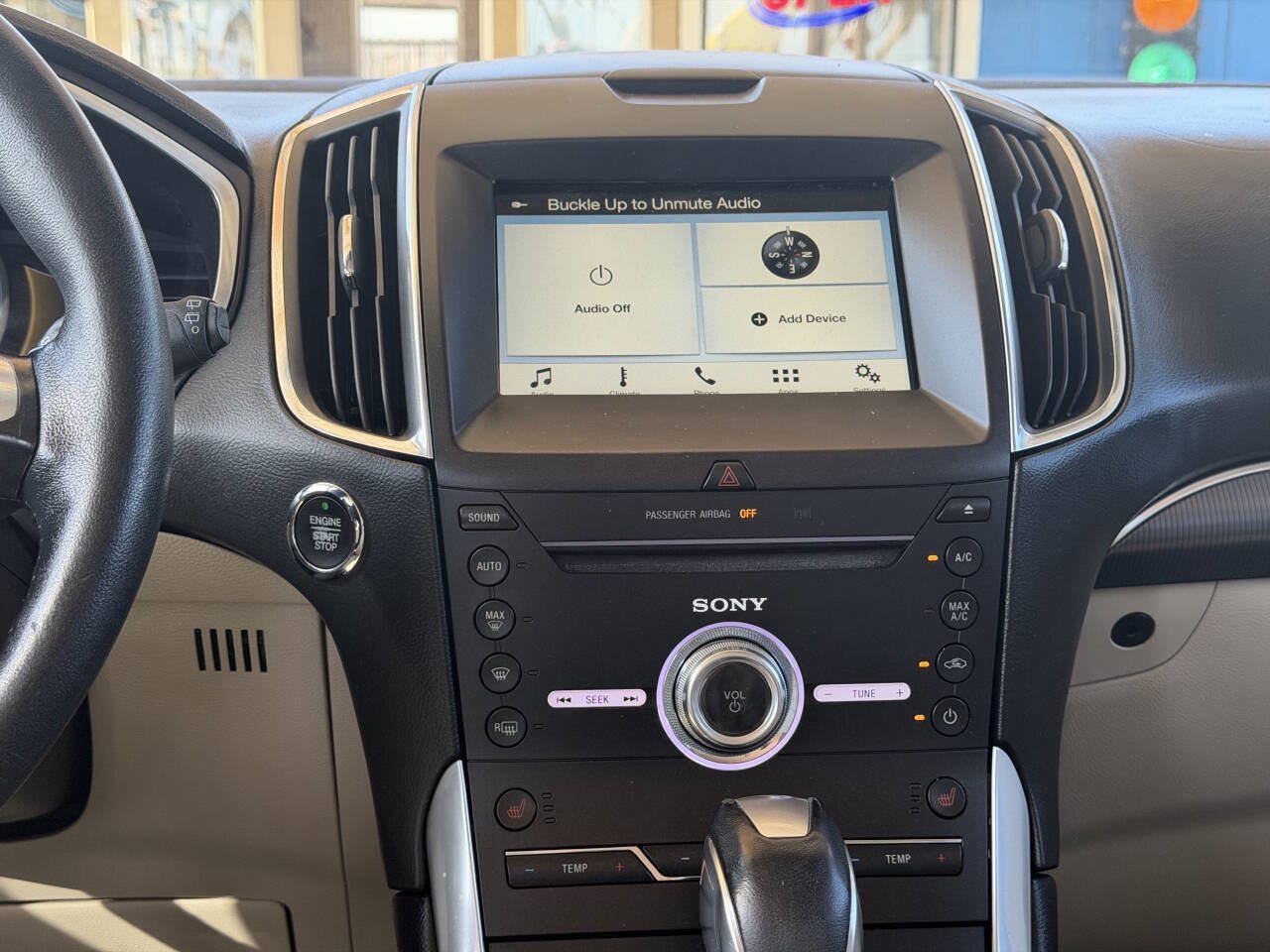 Used 2018 Ford Edge Titanium FWD image 17