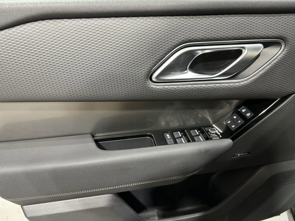 Used 2023 Land Rover Range Rover Velar S AWD/4WD image 17