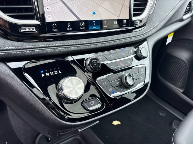 New 2027 Chrysler Pacifica Select AWD/4WD image 25