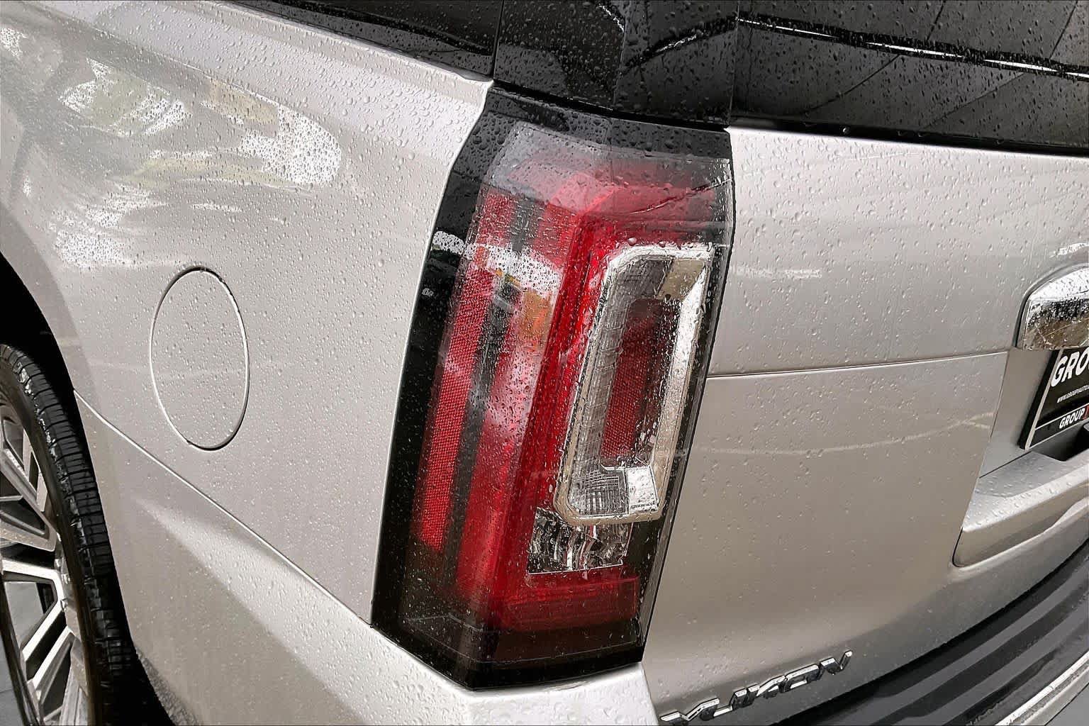 Used 2020 GMC Yukon Denali w/ Denali Ultimate Package RWD image 29