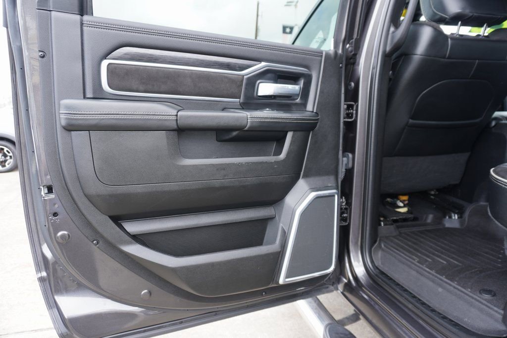 Used 2024 RAM 2500 Laramie w/ Sport Appearance Package AWD/4WD image 20