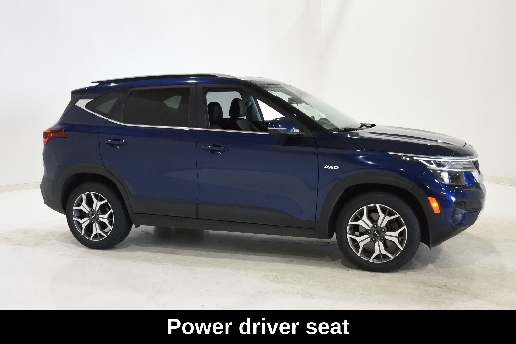 Used 2021 Kia Seltos EX AWD/4WD image 3