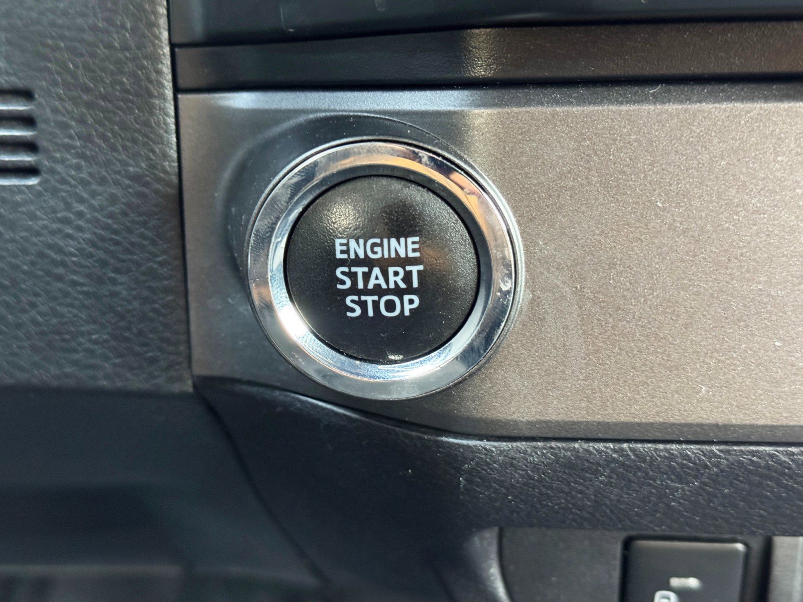Used 2021 Toyota Tacoma TRD Sport w/ Technology Package RWD image 21