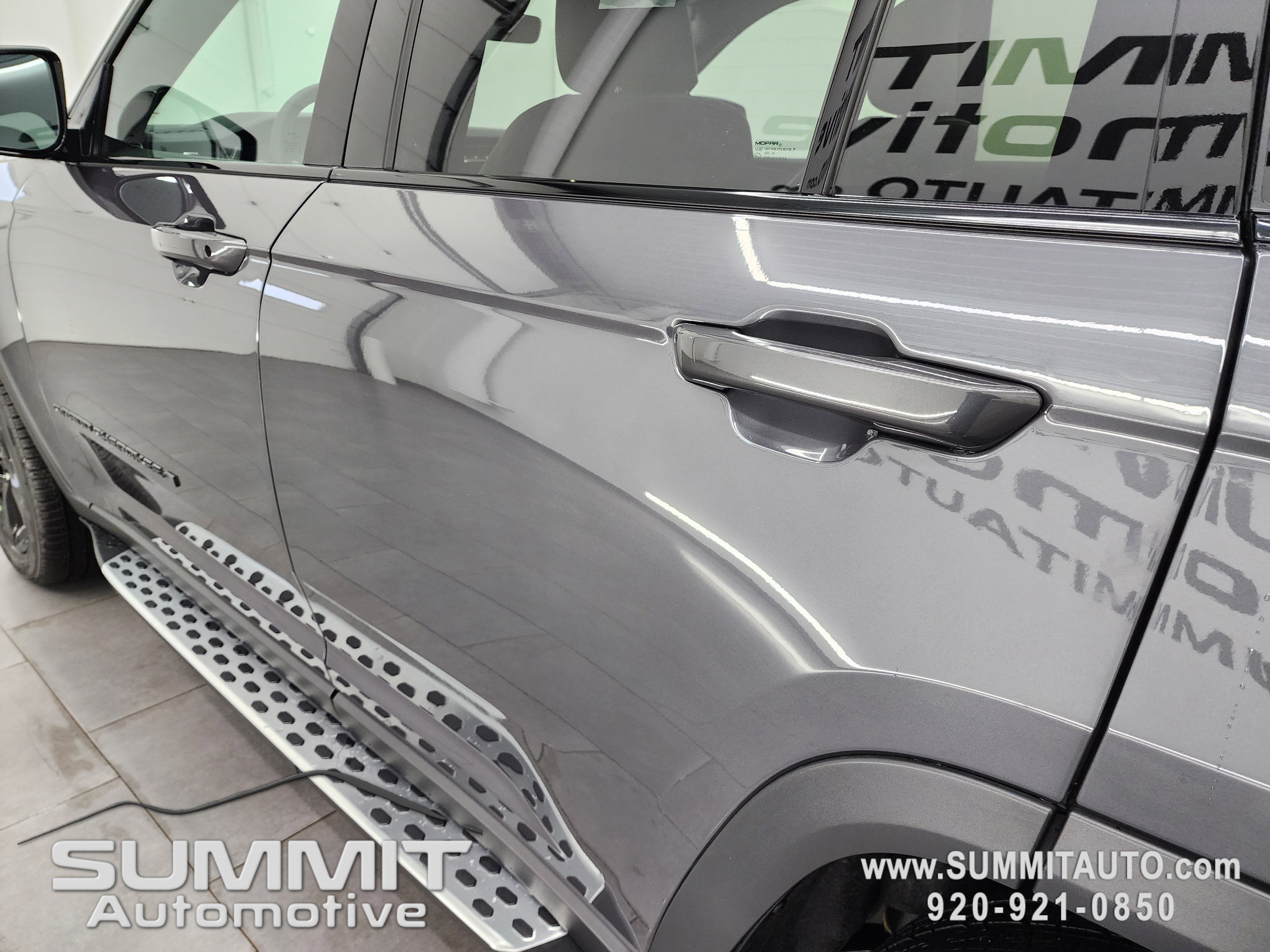 New 2025 Jeep Grand Cherokee Limited w/ Black Appearance Package image 35