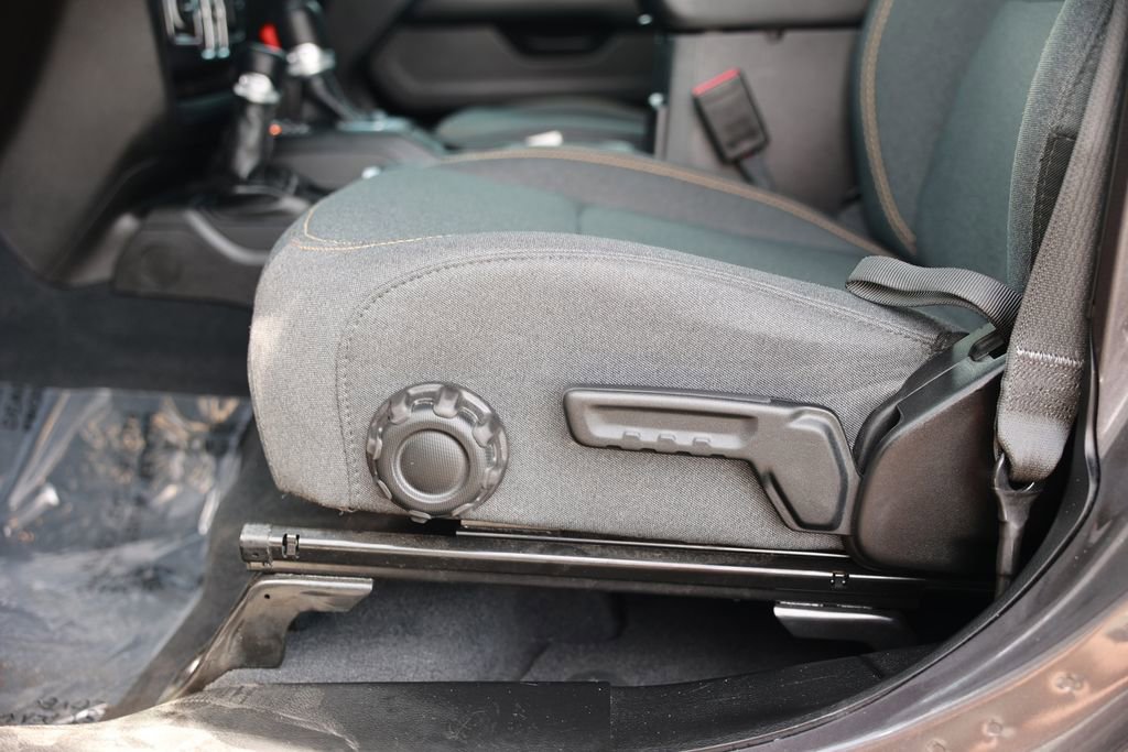 Used 2025 Jeep Wrangler Unlimited Sahara w/ Safety Group AWD/4WD image 19