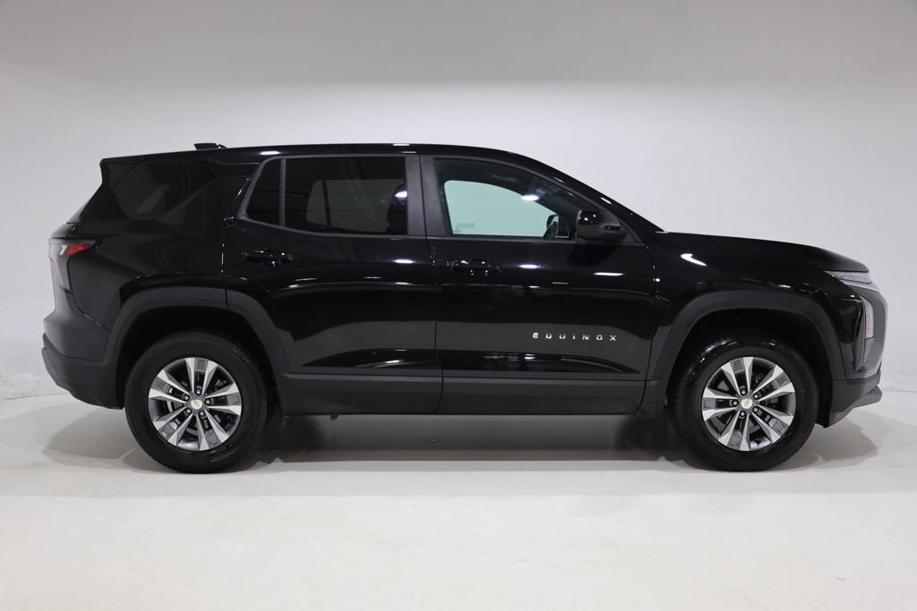 Used 2025 Chevrolet Equinox LT FWD image 8