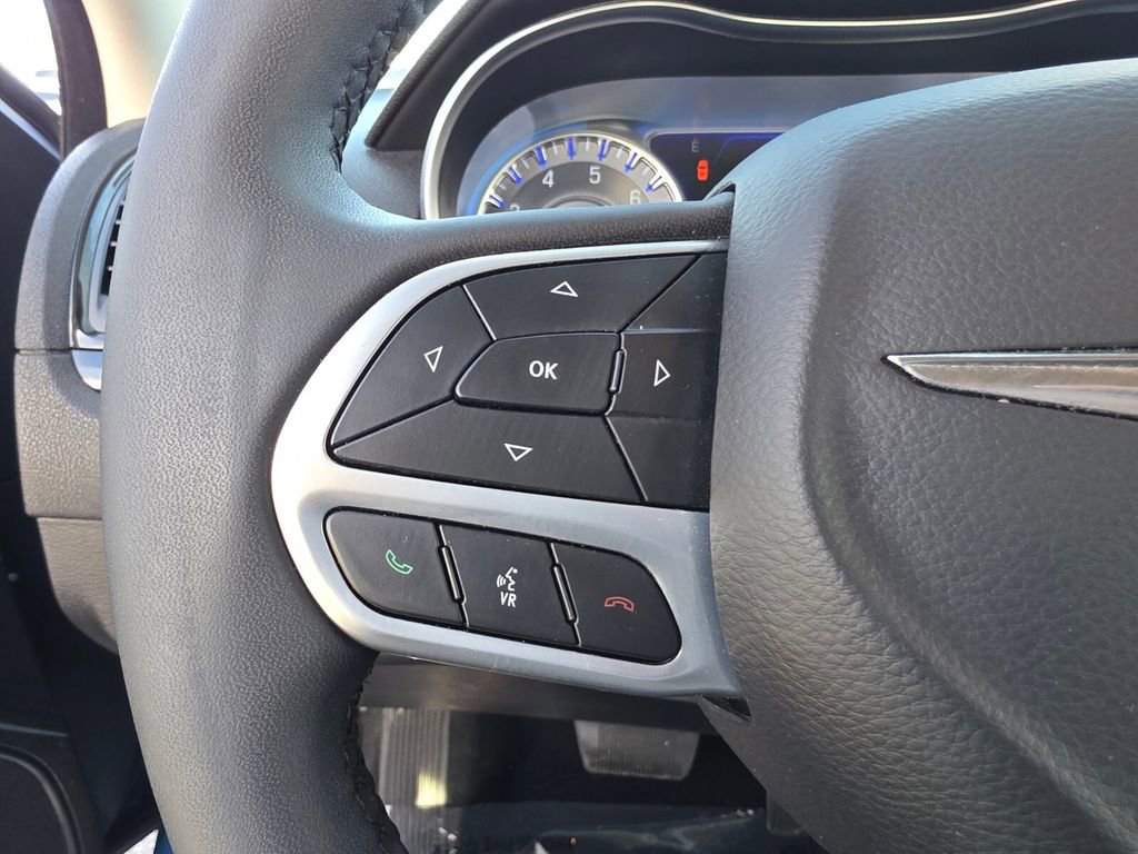 Used 2023 Chrysler 300 Touring w/ Sport Appearance Package image 26