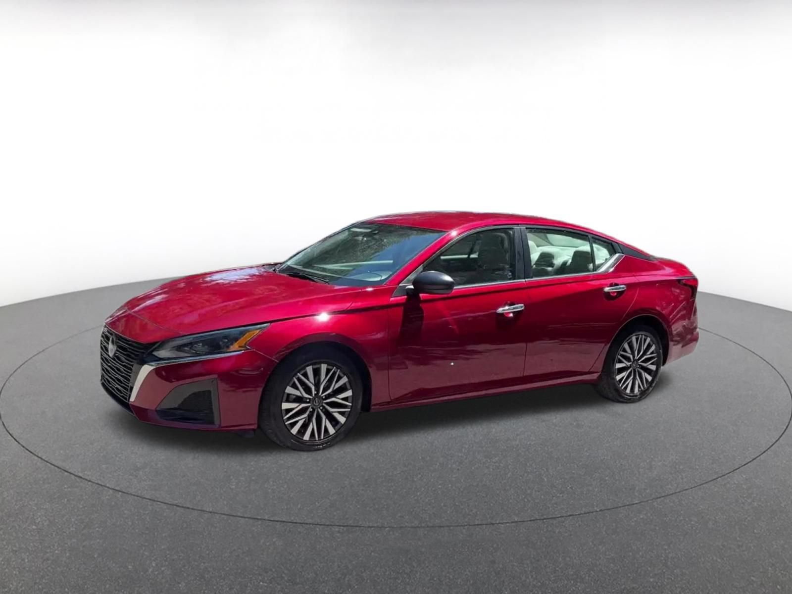 Used 2025 Nissan Altima 2.5 SV FWD image 7
