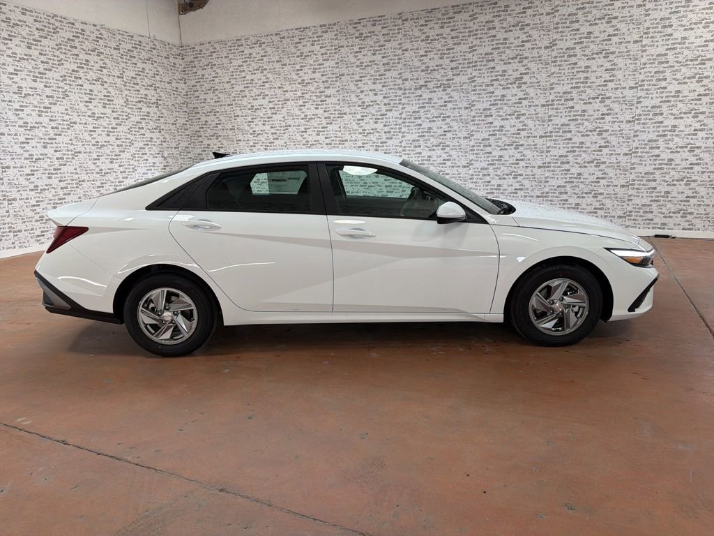 New 2026 Hyundai Elantra SE image 8