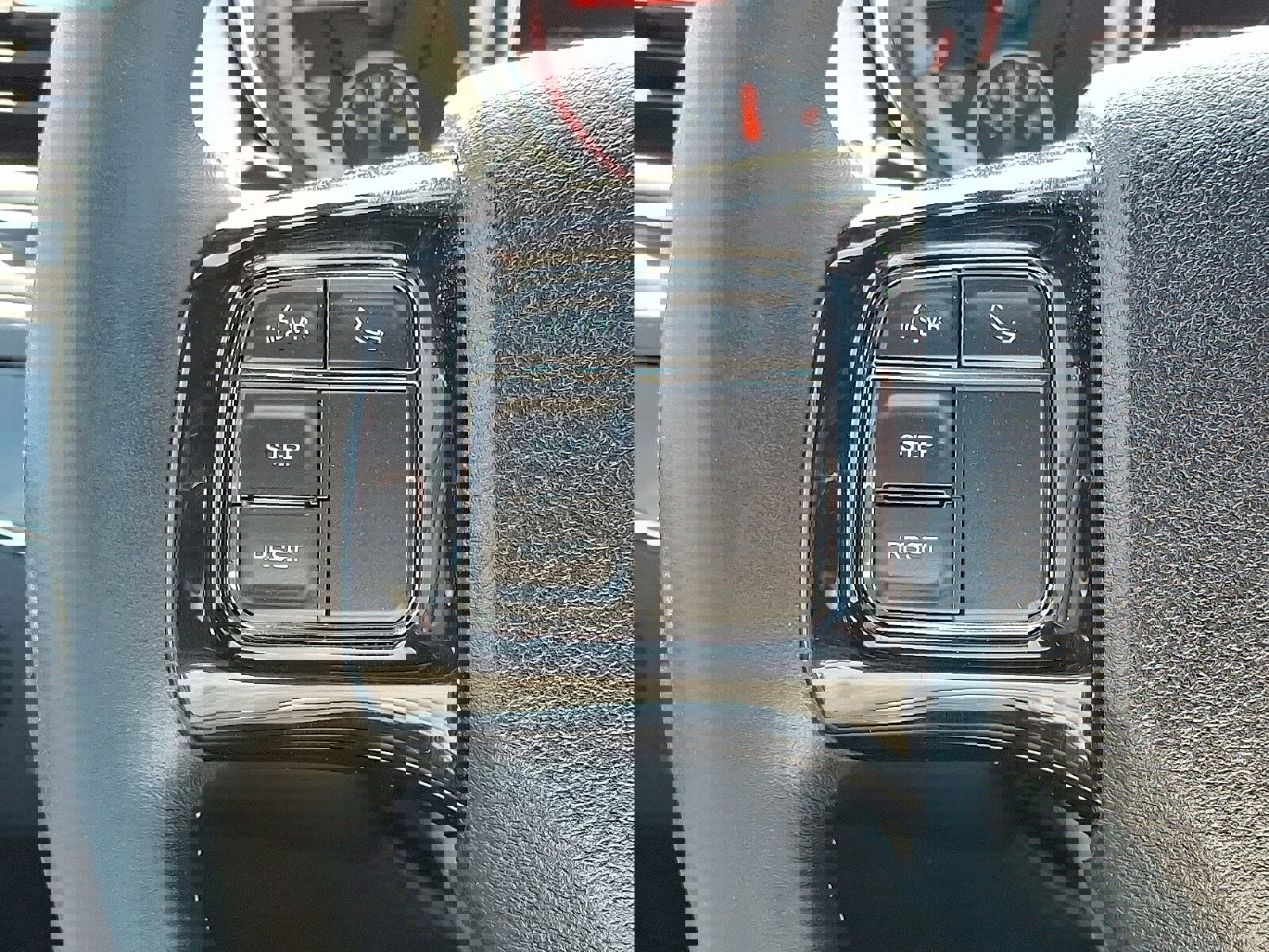 Used 2017 Dodge Grand Caravan SXT w/ Driver Convenience Group image 24