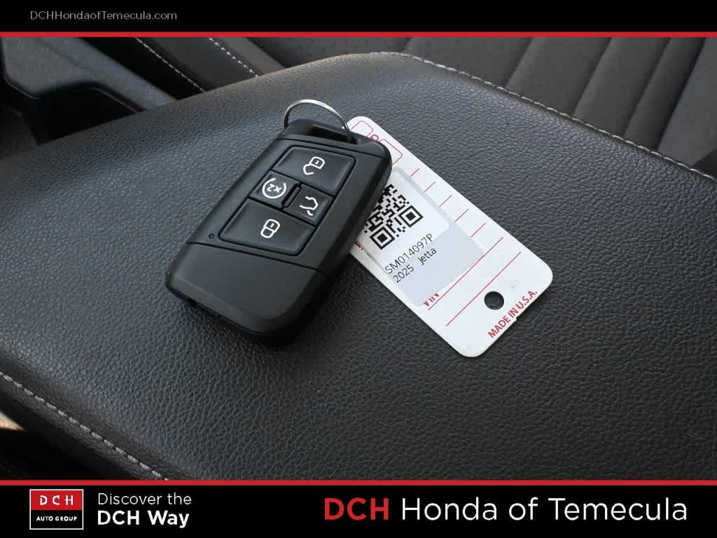 Used 2025 Volkswagen Jetta SE FWD image 15