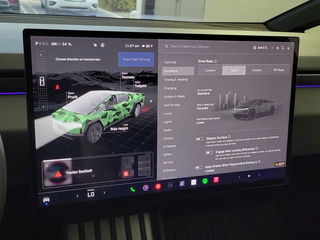 Used 2024 Tesla Cybertruck AWD Crew Cab image 33