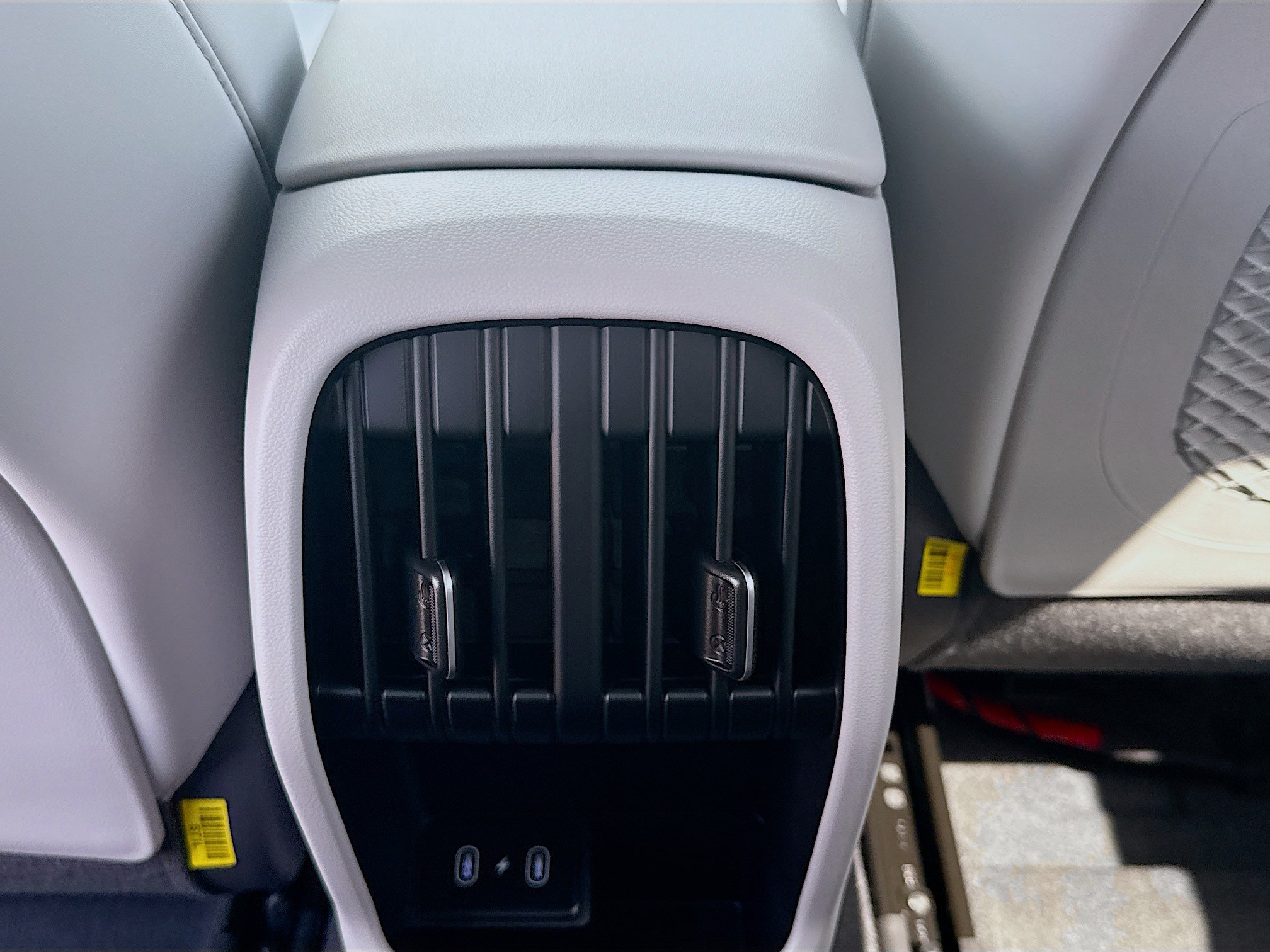 New 2026 Hyundai Kona SEL Premium FWD image 17
