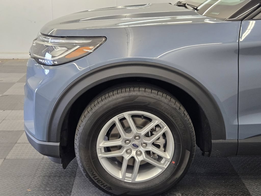 New 2026 Ford Explorer Active RWD image 9